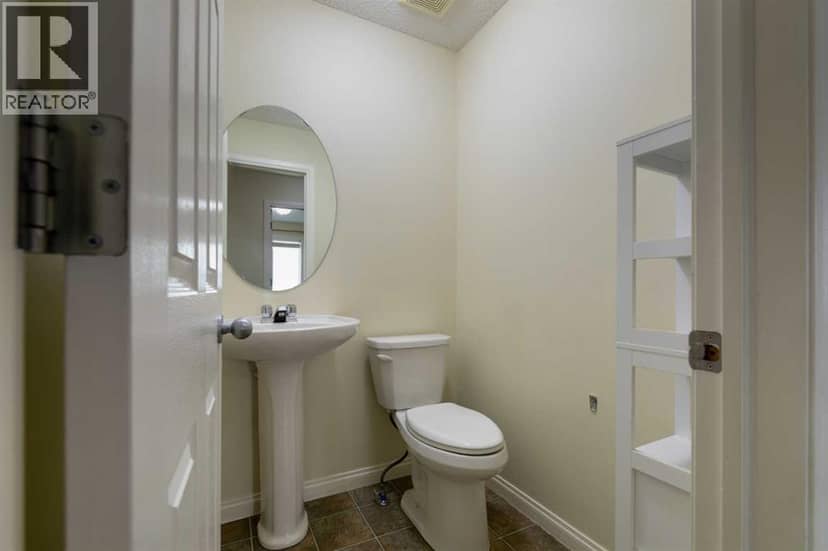 151 Bow Ridge Crescent — photo 12 of 40