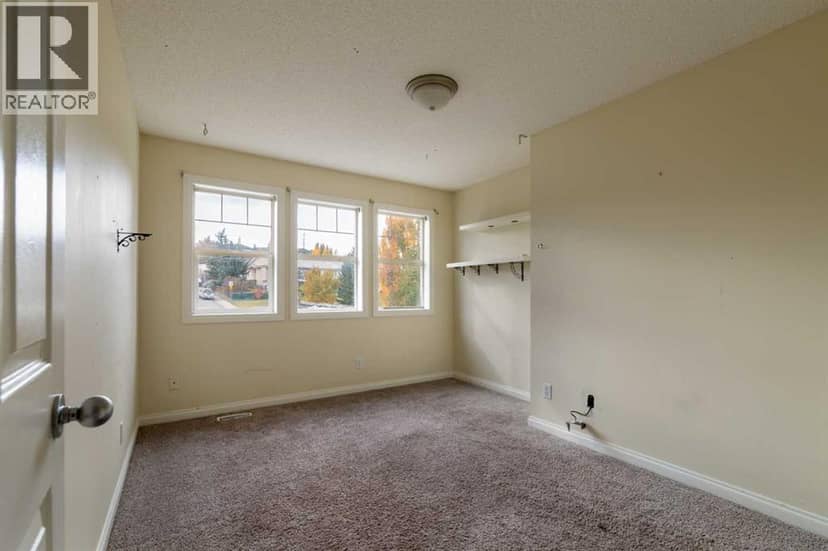 151 Bow Ridge Crescent — photo 15 of 40