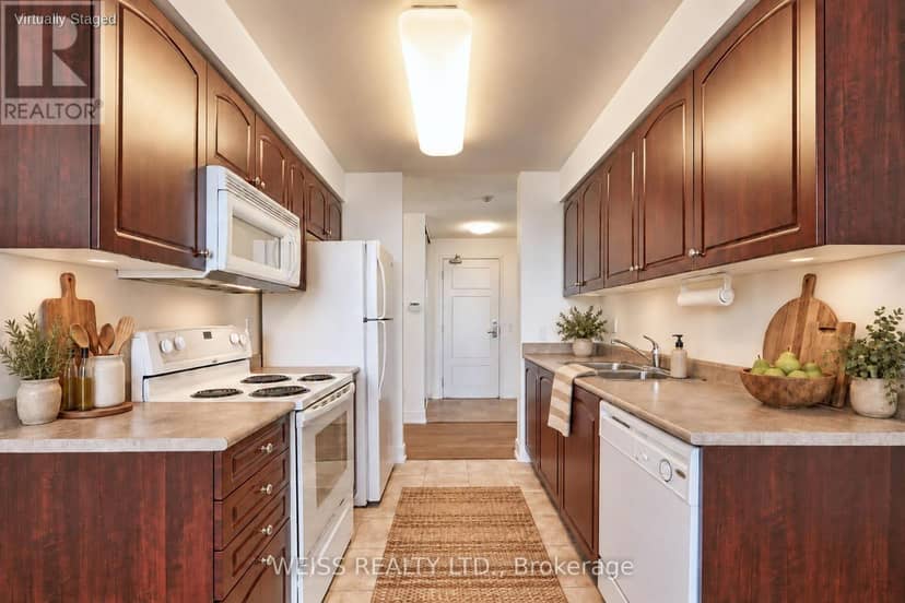 205 - 330 Red Maple Road — photo 11 of 40