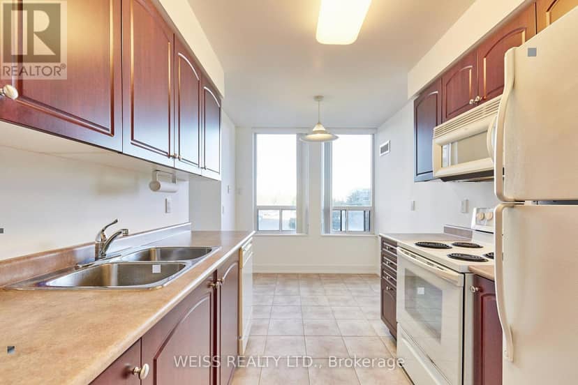 205 - 330 Red Maple Road — photo 12 of 40