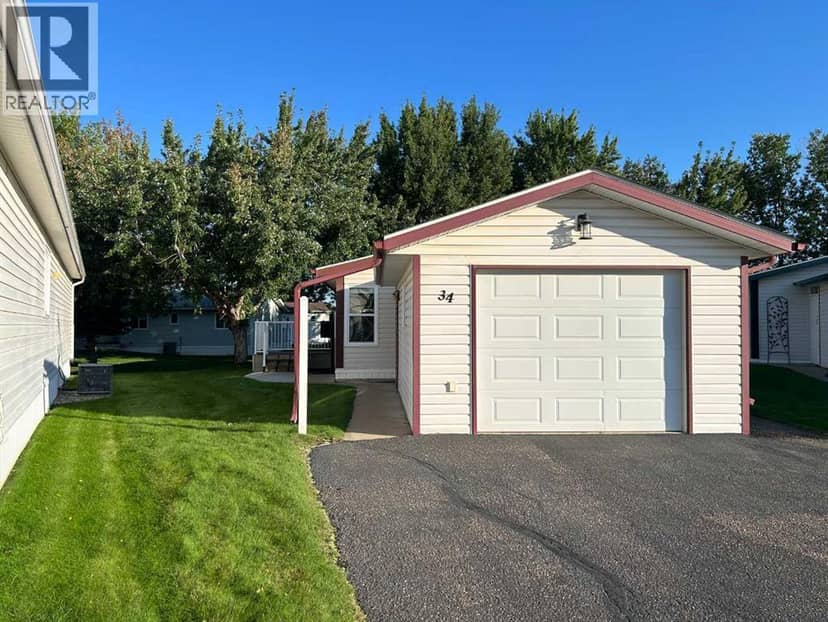 34, 1600 Strachan Road SE, Medicine Hat, photo 2