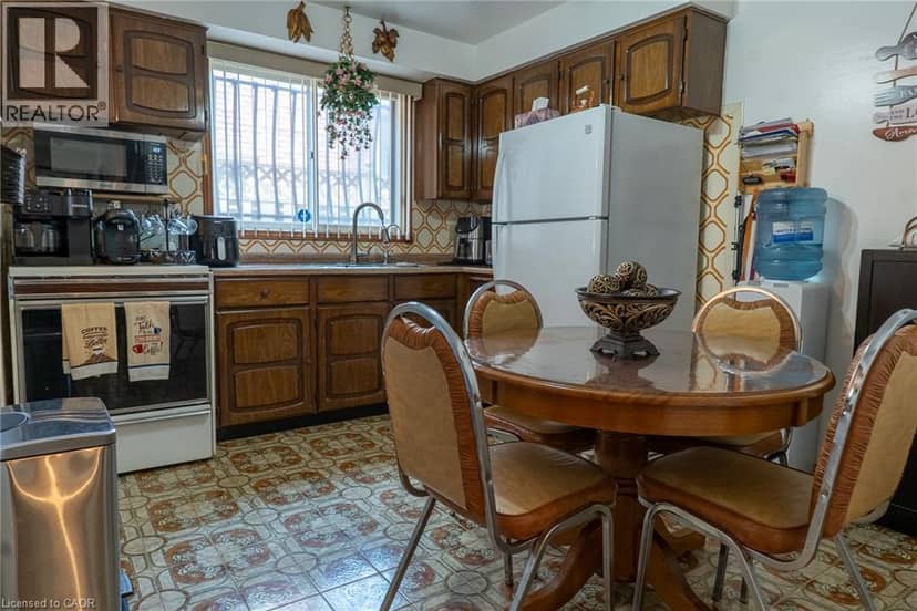 43 HENLEY Drive — photo 21 of 40