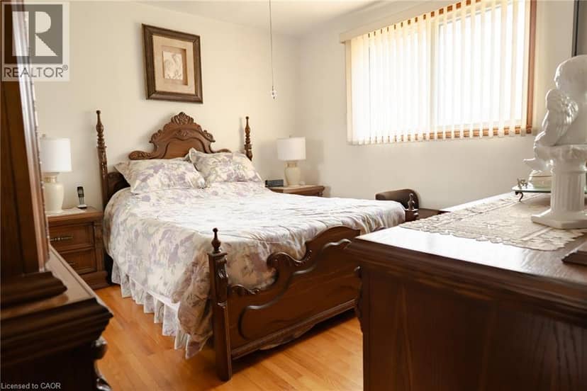 43 HENLEY Drive — photo 12 of 40