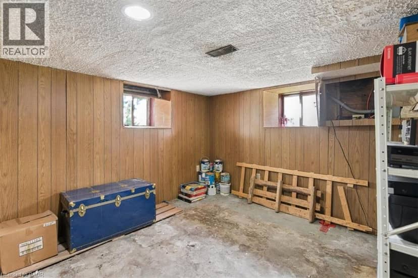 427 DUKE Street W — photo 21 of 35