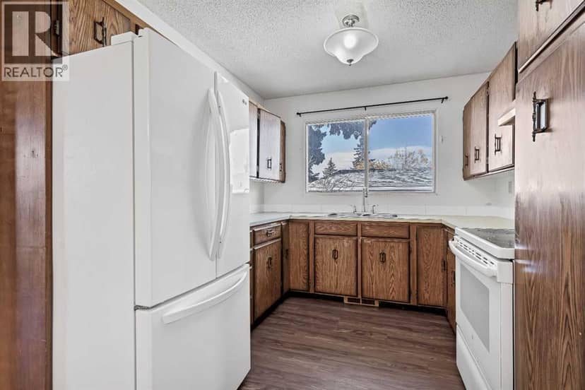 75 Wright Avenue — photo 11 of 32