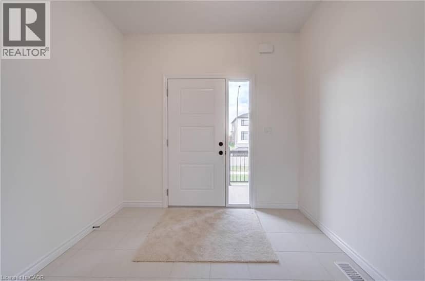 10 MUNN Crescent — photo 2 of 40