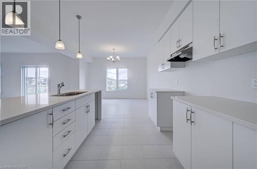 10 MUNN Crescent — photo 12 of 40