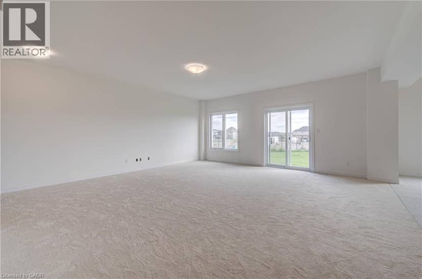 10 MUNN Crescent — photo 7 of 40