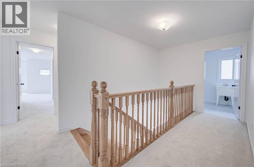 10 MUNN Crescent — photo 18 of 40
