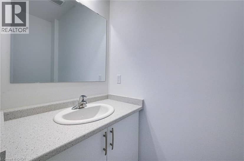 10 MUNN Crescent — photo 4 of 40