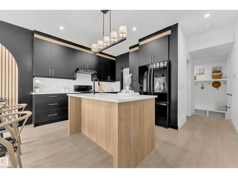 Listing 30430999 — photo 10 of 31