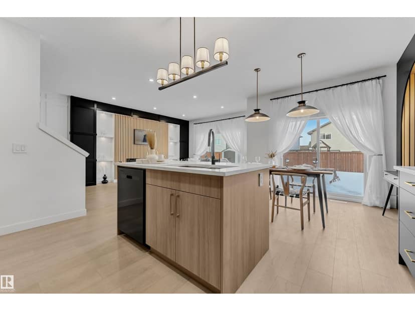 Listing 30430999 — photo 15 of 31