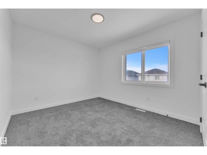Listing 30430999 — photo 29 of 31