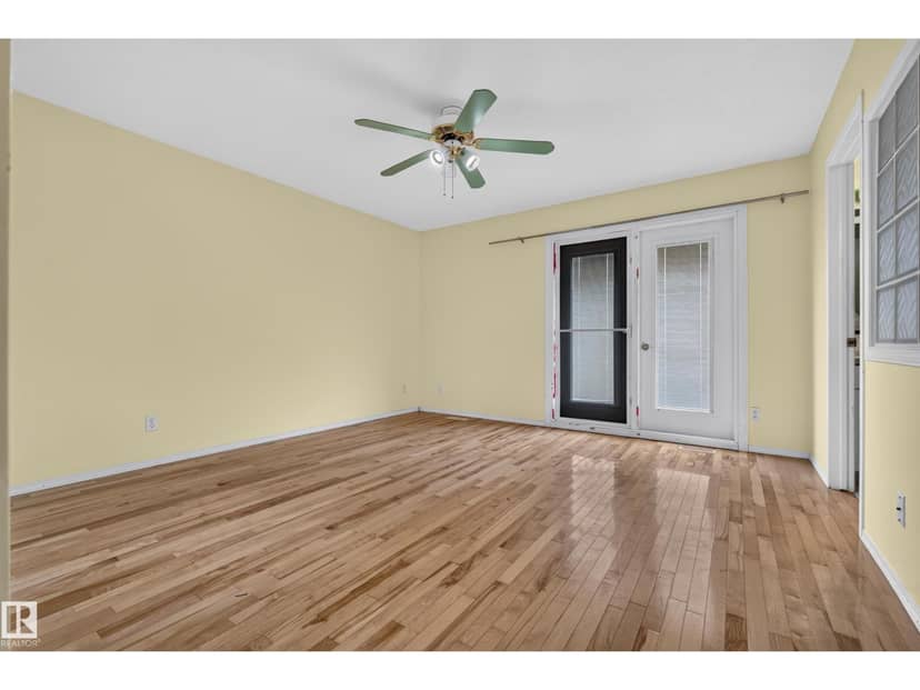 5024 50 AV — photo 25 of 40
