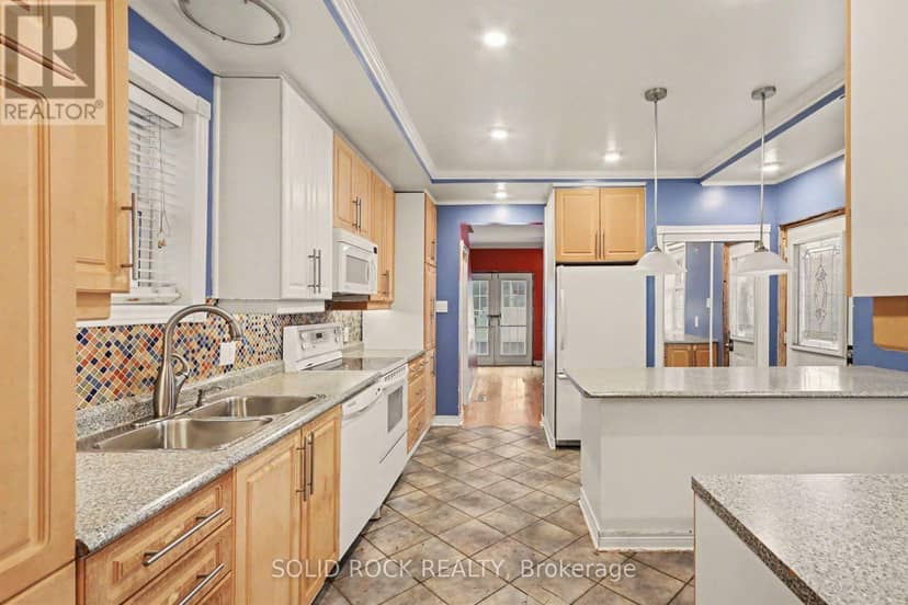 127 Pamilla Street — photo 9 of 34