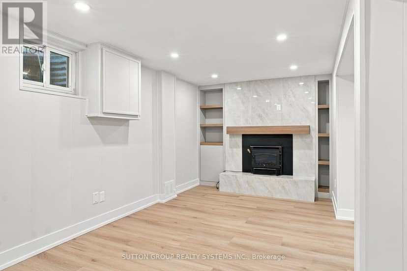 26 - 1951 Rathburn Road E — photo 33 of 40