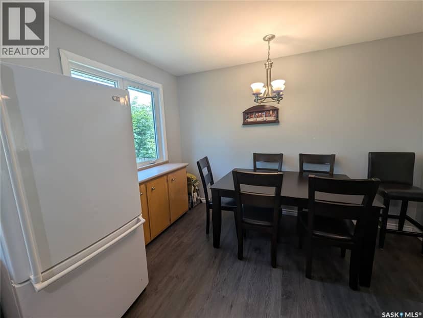 107 Carlton STREET — photo 16 of 40