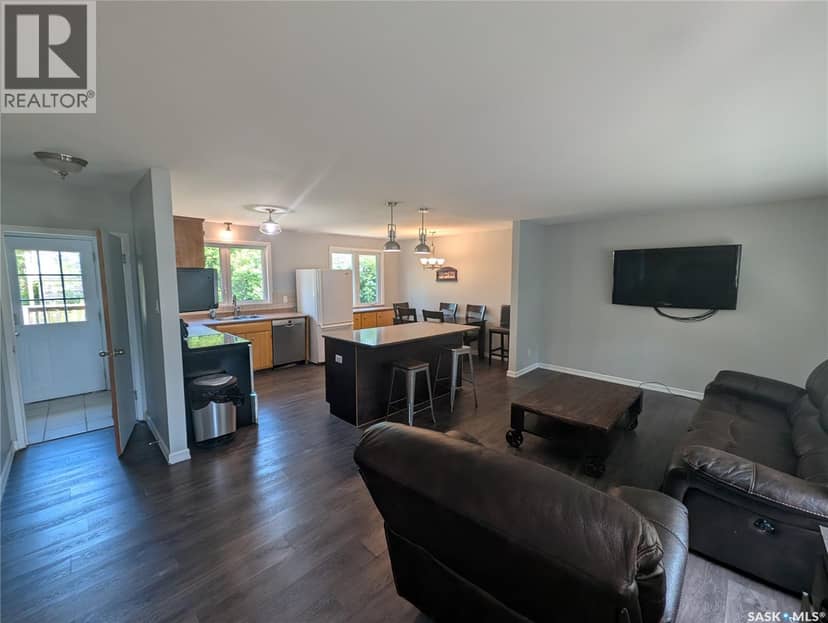 107 Carlton STREET — photo 7 of 40