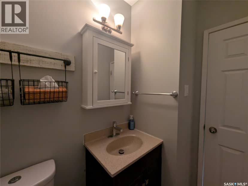 107 Carlton STREET — photo 33 of 40