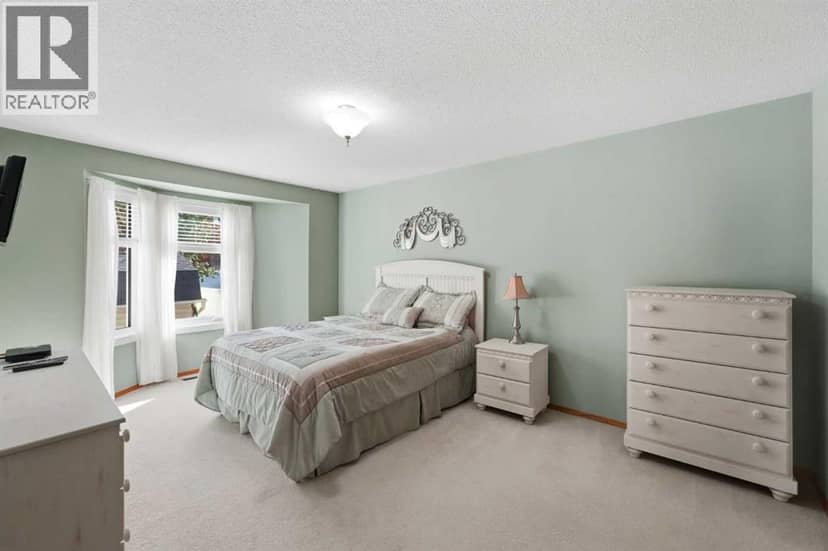 180 Doran Crescent — photo 16 of 40
