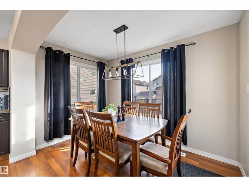 4605 163A AV NW — photo 11 of 40