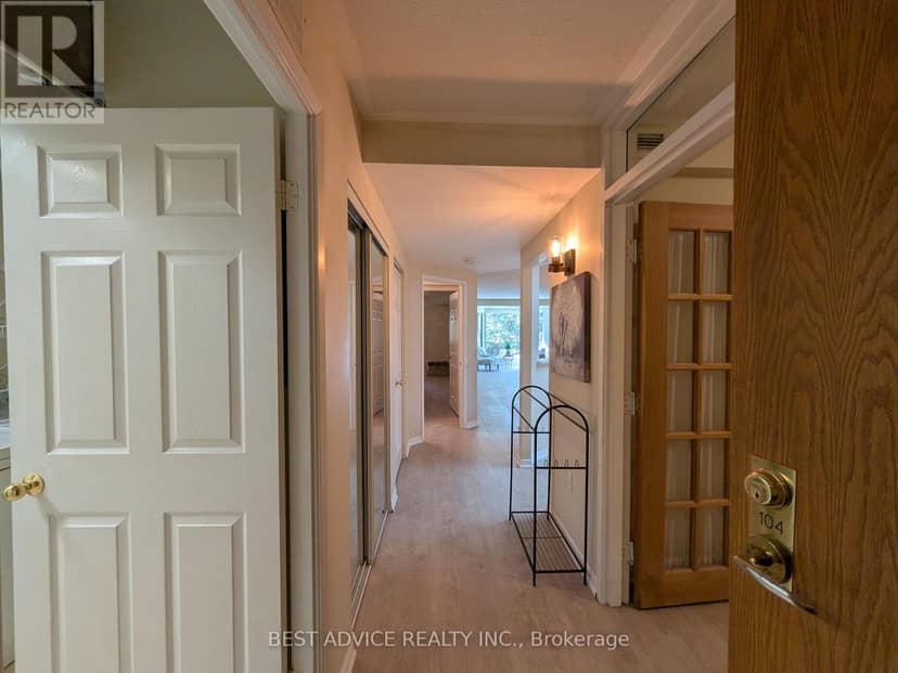 104 - 85 Wellington Street W, Aurora, photo 4
