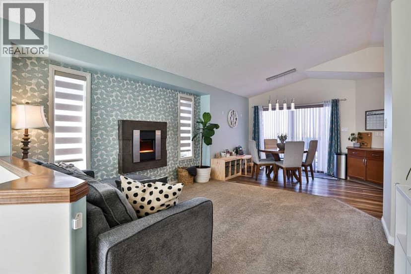 635 Aberdeen Crescent W, Lethbridge, photo 2