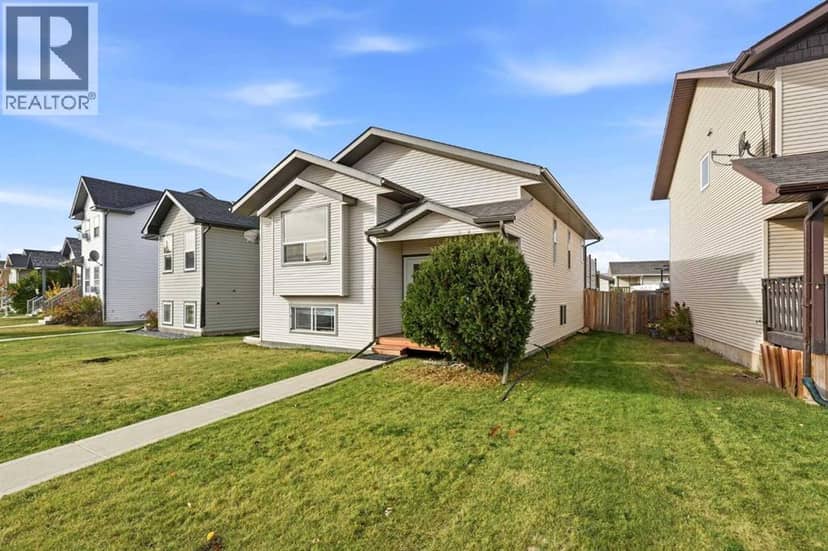 96 Hinshaw Drive, Sylvan Lake, photo 2