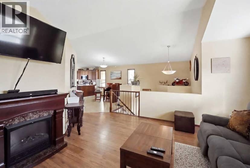 96 Hinshaw Drive, Sylvan Lake, photo 3