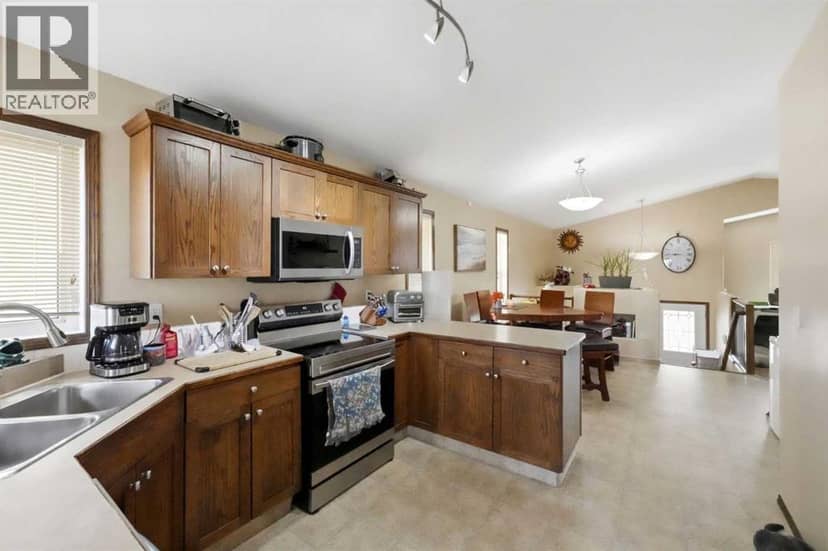96 Hinshaw Drive, Sylvan Lake, photo 8