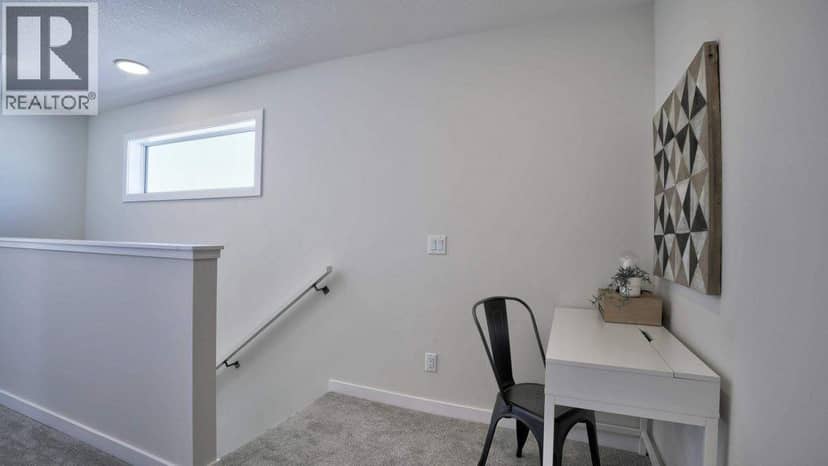 702 Wolf Willow Boulevard SE — photo 20 of 34