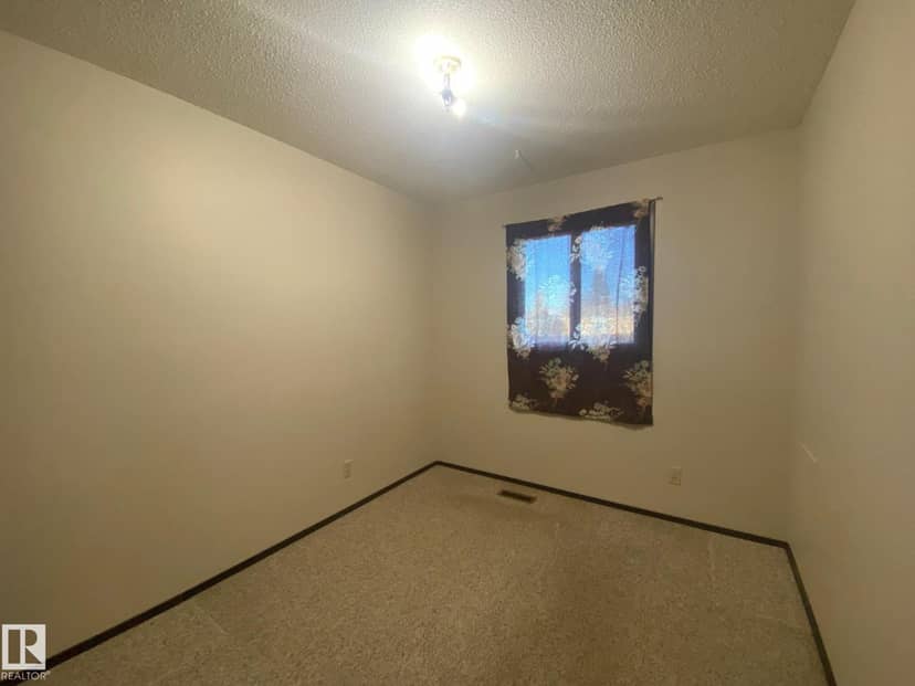 4103 73 ST — photo 24 of 40