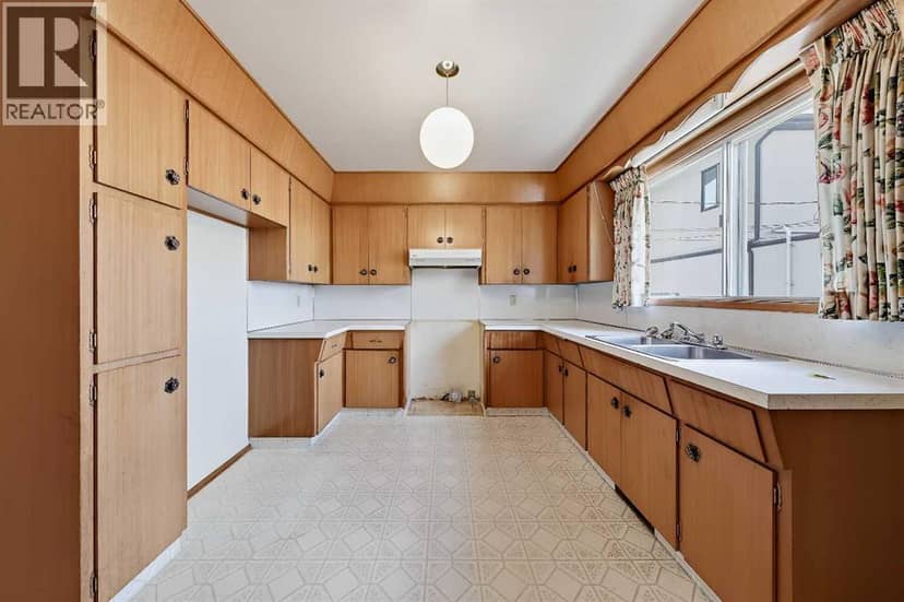 103 7A Street NE — photo 14 of 40
