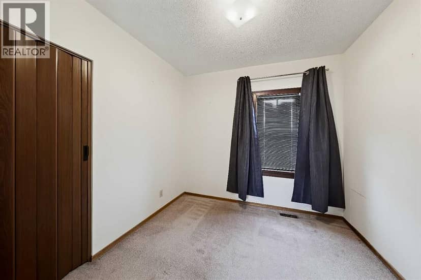 106 7 Street NE — photo 19 of 40