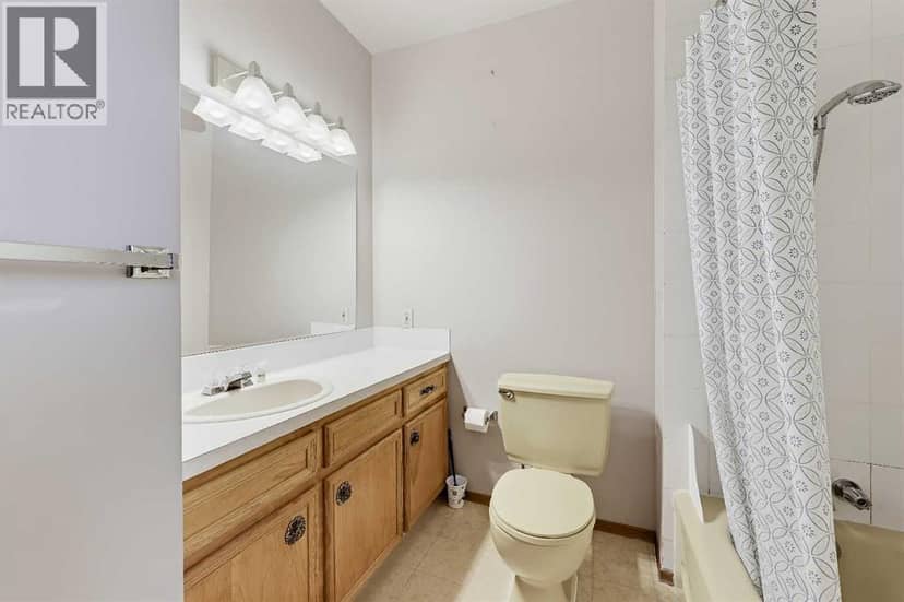 106 7 Street NE — photo 16 of 40