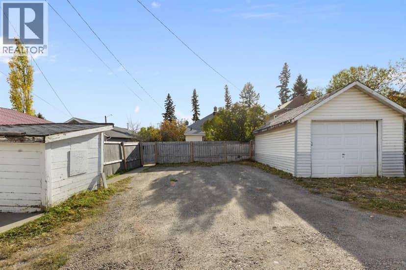 1030 Nanton Avenue — photo 33 of 36