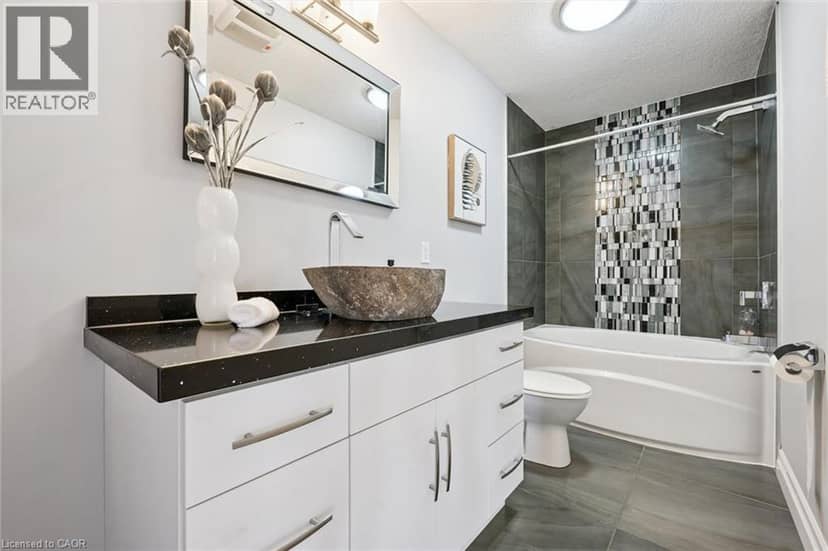 111 OAK PARK Drive — photo 17 of 40