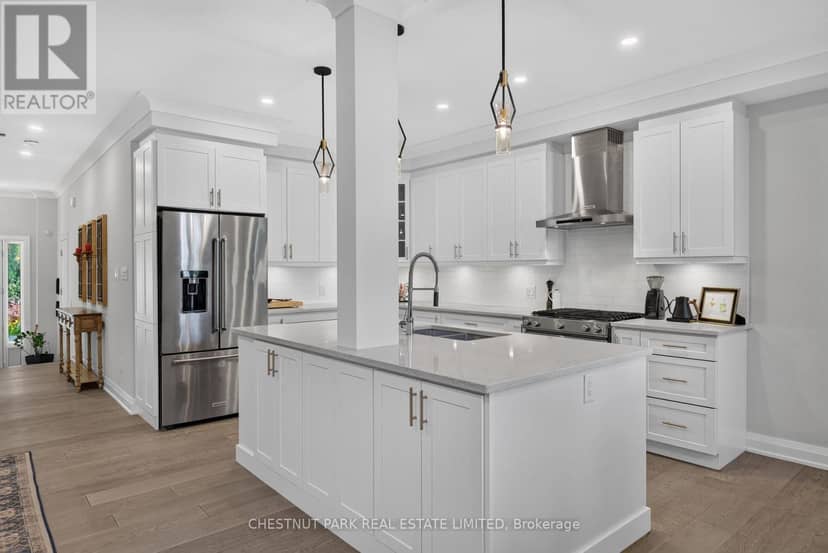 40 Lowther Avenue — photo 10 of 40