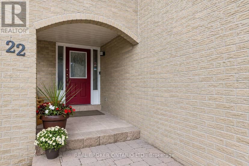 22 Ravenscroft Road — photo 4 of 40