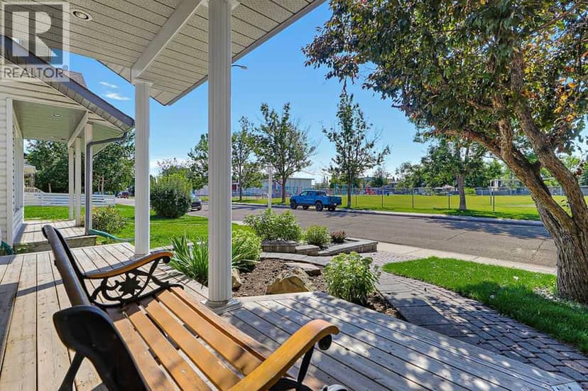 532 54 Avenue SW, Calgary, photo 2