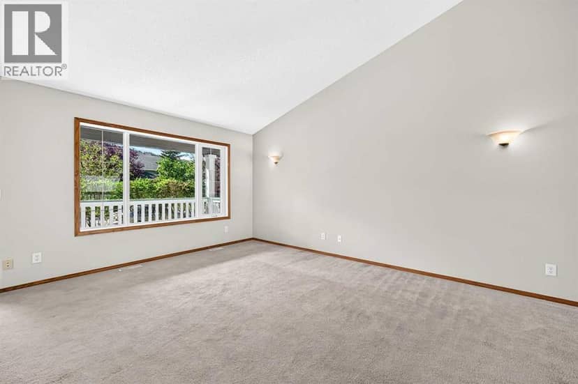 311 Robert Street SW, Diamond Valley, photo 7
