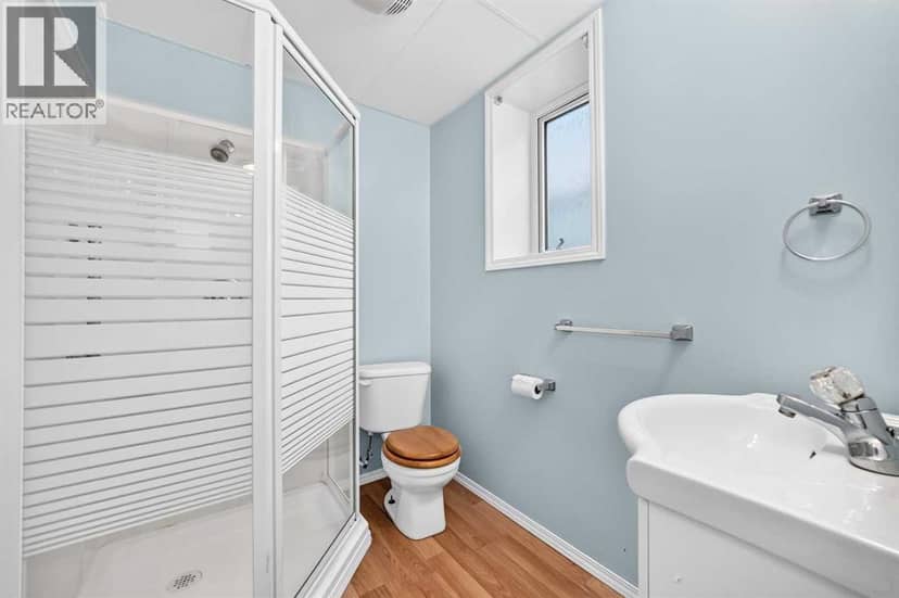 311 Robert Street SW — photo 36 of 40
