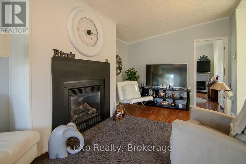 123 Rosewood Drive — photo 10 of 29
