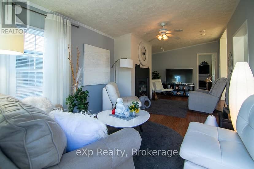 123 Rosewood Drive — photo 13 of 29