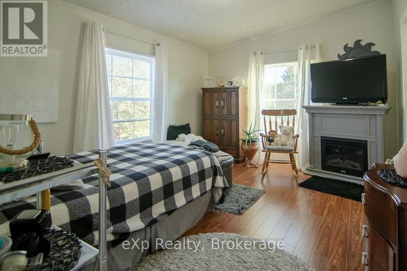 123 Rosewood Drive — photo 17 of 29