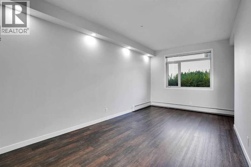 8354 9 Avenue SW — photo 17 of 40