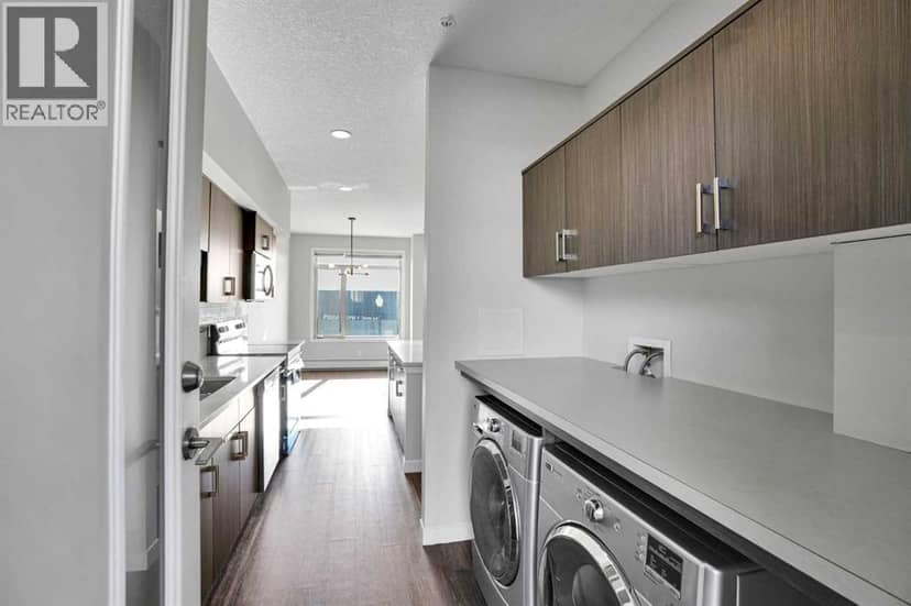 8354 9 Avenue SW — photo 22 of 40