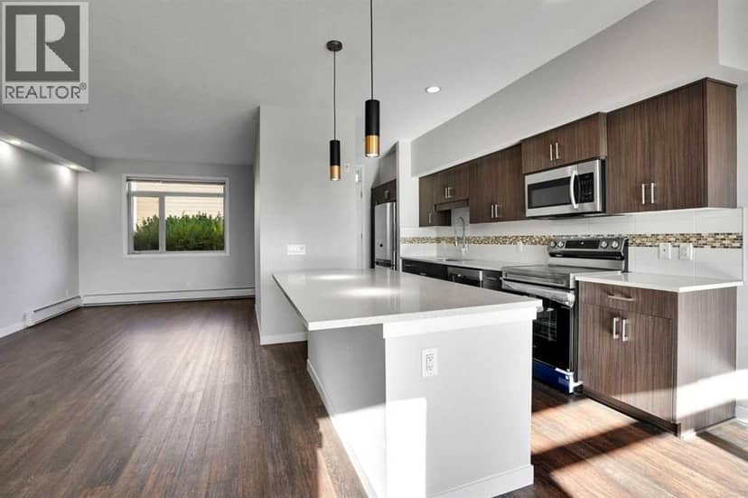 8354 9 Avenue SW — photo 11 of 40