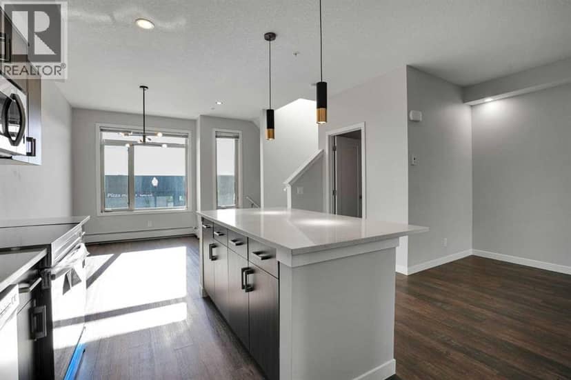 8354 9 Avenue SW — photo 16 of 40