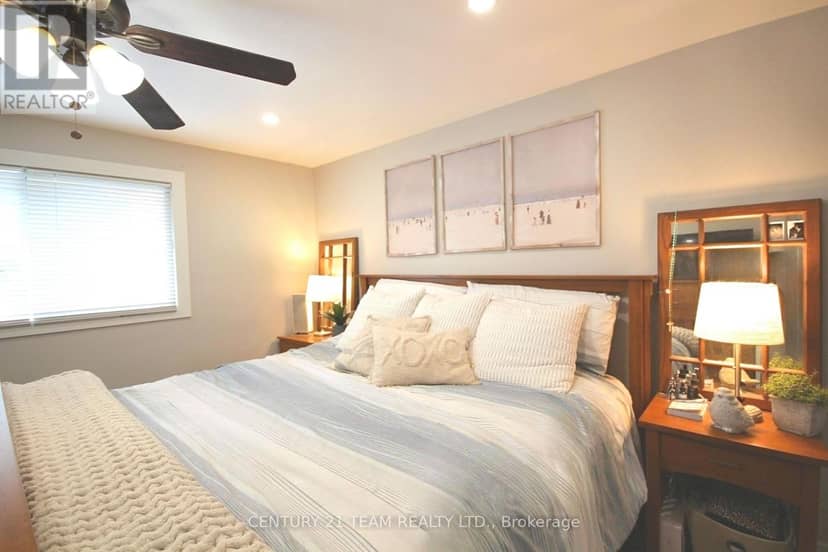 190 Margaret Street — photo 14 of 40